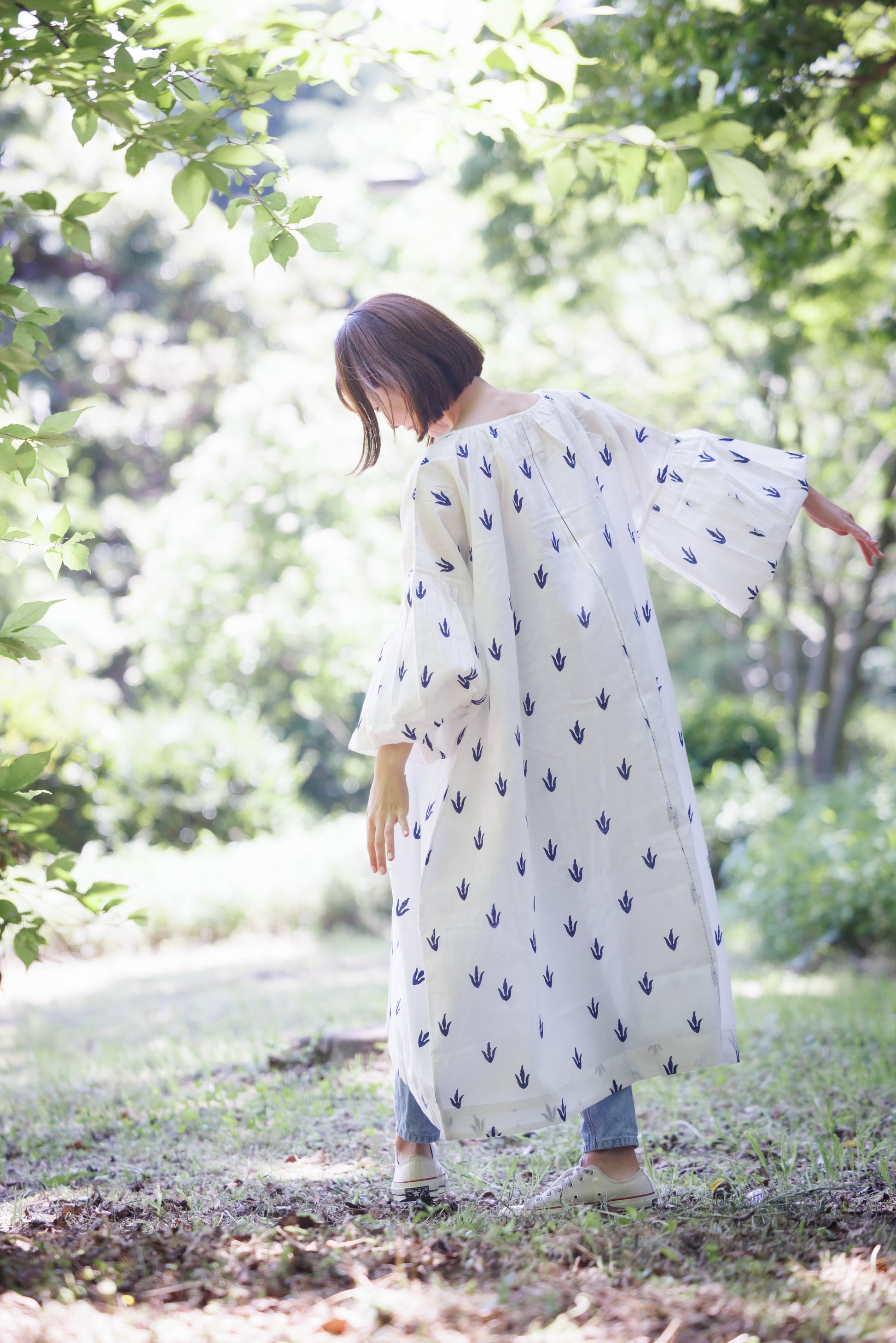 oversized fit handblock print long dress with volume sleeves 