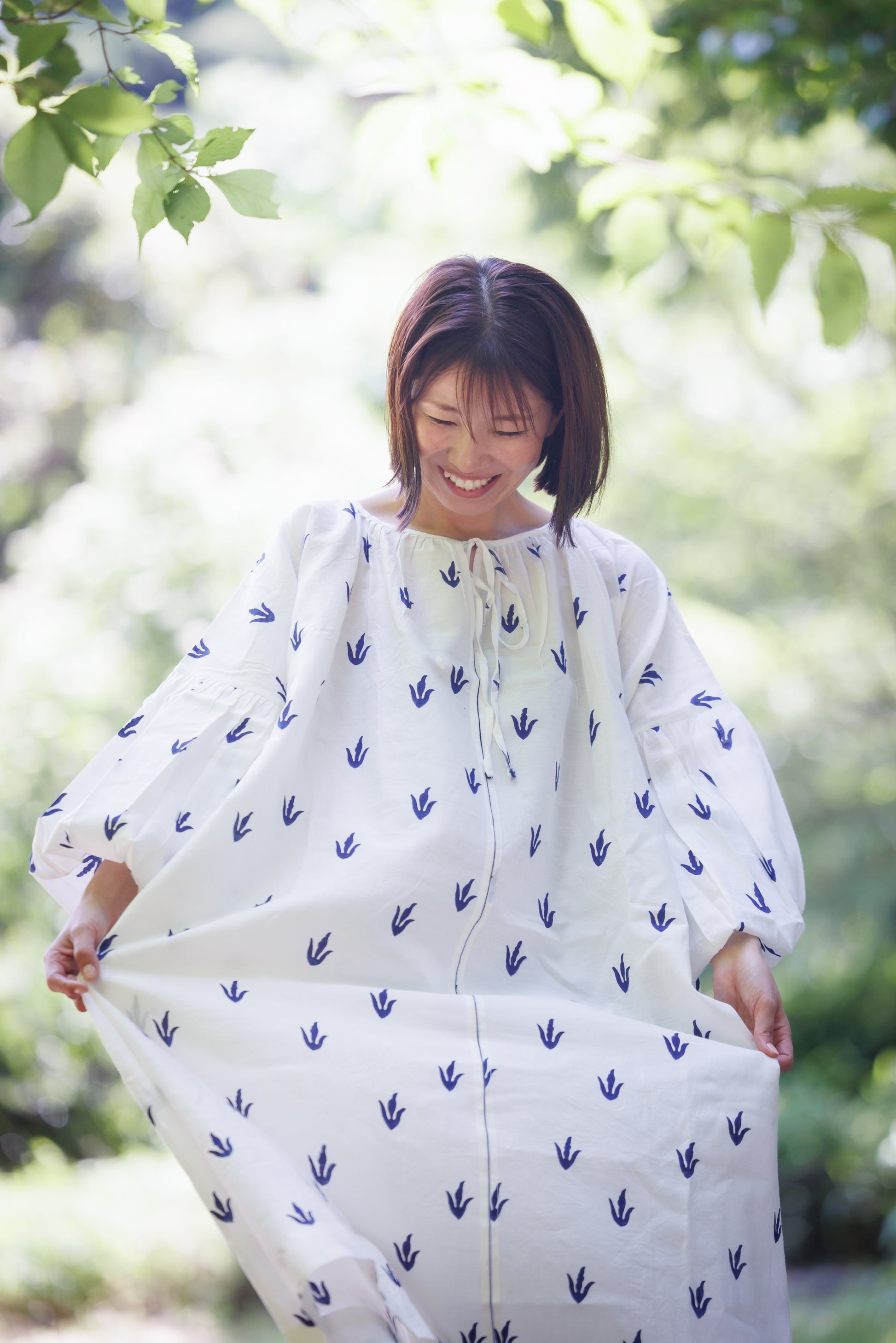 oversized fit handblock print long dress with volume sleeves 