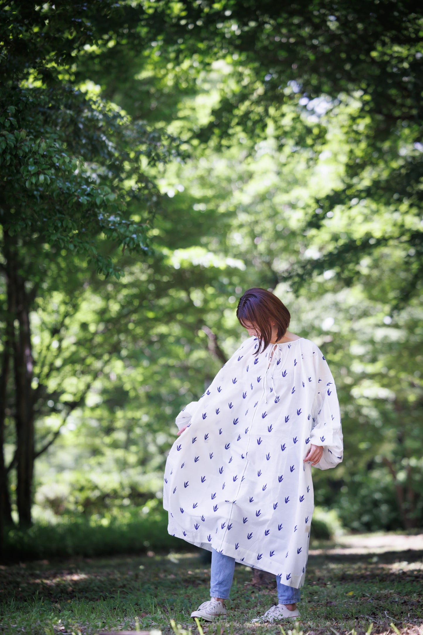 oversized fit handblock print long dress with volume sleeves 