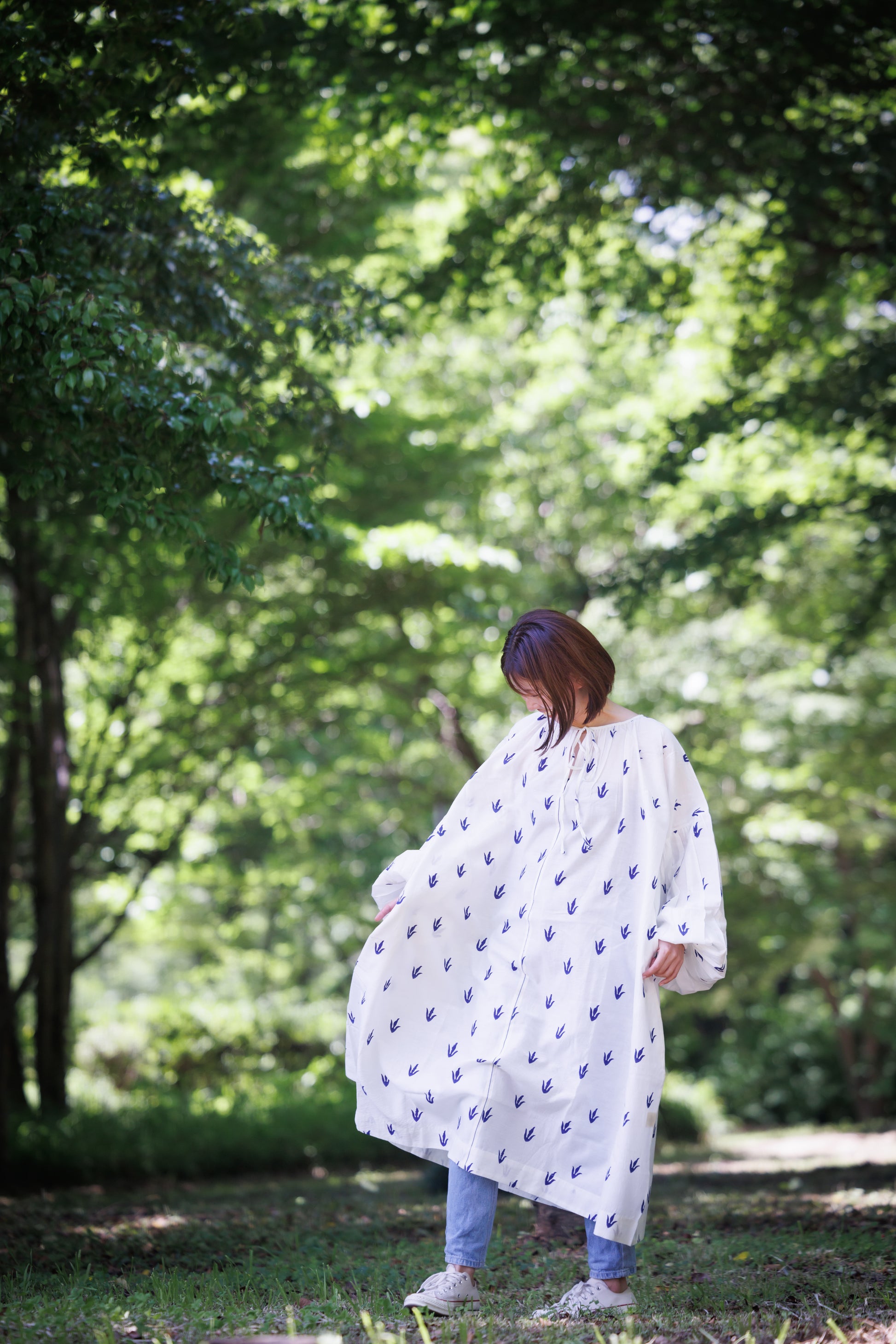 oversized fit handblock print long dress with volume sleeves 