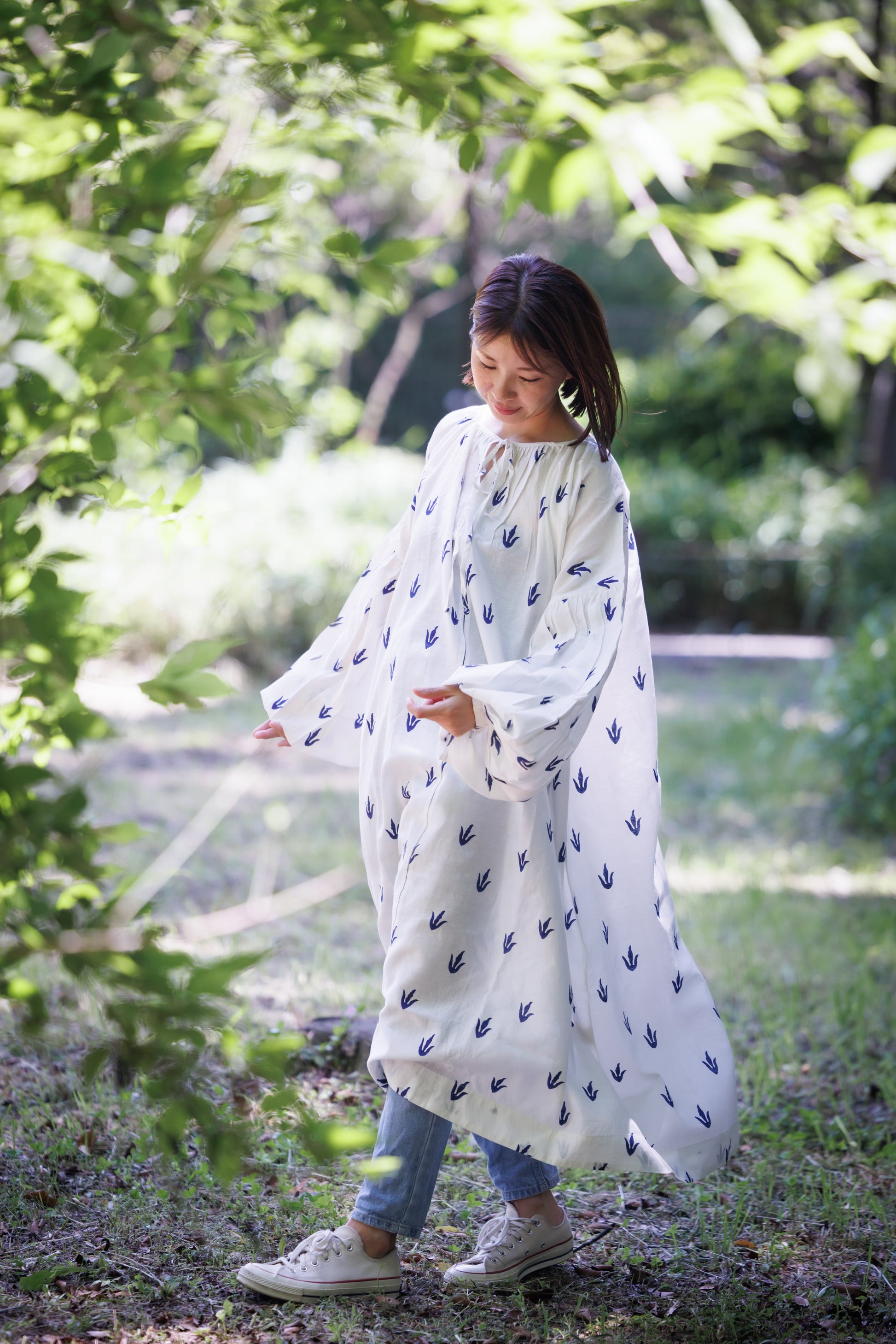 oversized fit handblock print long dress with volume sleeves 