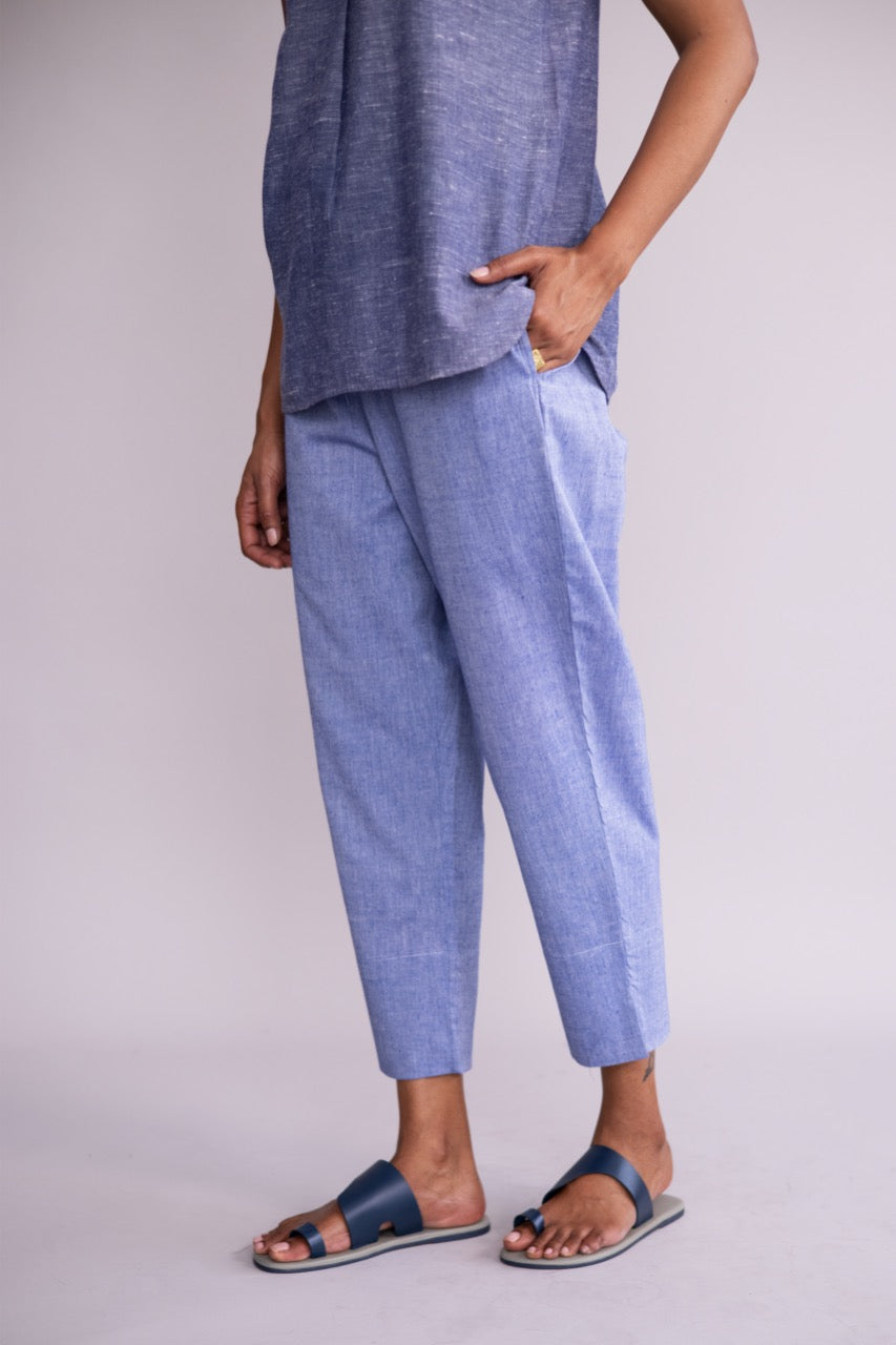 Blue cotton cropped pants