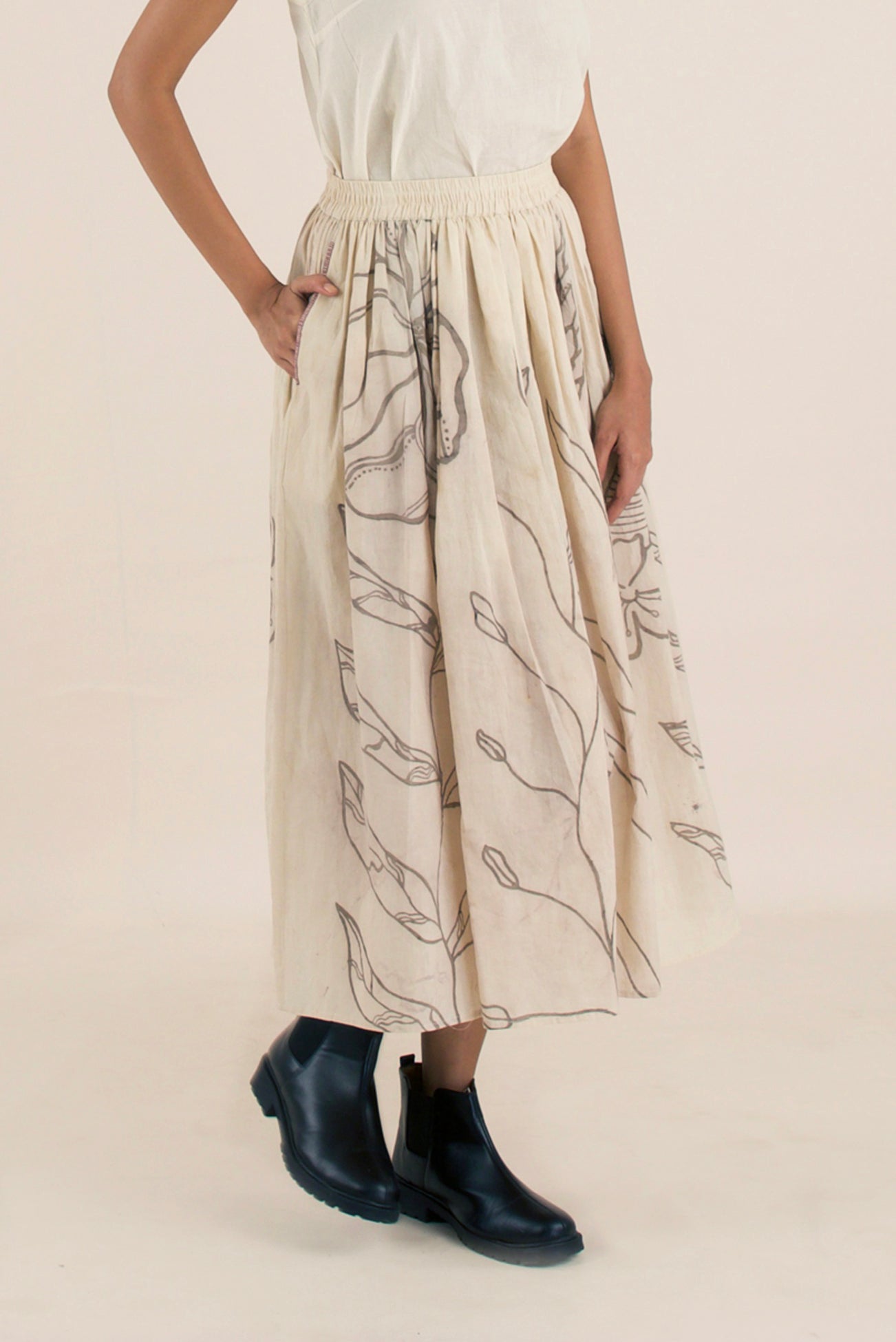 Dance hand painted off-white cotton flare midi skirt